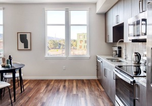 Charming Boulder 1BR w/ Pool, W/D & Spa, nr Google Campus, by Blueground