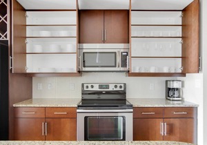 Charming Cherry Creek 1BR w/ Sauna & Gym, 2 blocks to Mall, by Blueground