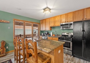 Charming Top Floor Downtown Ouray Retreat | Spectacular Views