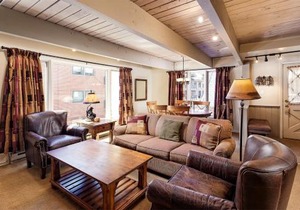 Chateau Chaumont Unit 8, Condo with Excellent Location, 1 Block to Aspen Mountain