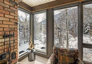 Chateau Roaring Fork Unit 29, Sunny, Corner Condo with River Views