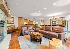 Chic Condominium with Gourmet Kitchen