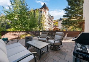 Chic Condominium with Gourmet Kitchen