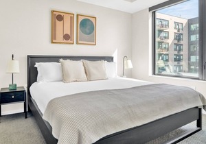 Chic Congress Park 1BR w/ Gym & Pool, near shops & dining, by Blueground