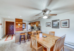 Classy, family-friendly home with mountain views & shared pool and hot tub