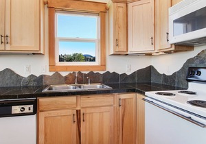 Comanche Peak 39 - 2 Br Condo with 2 Fireplaces - Lake/Mountain Views!