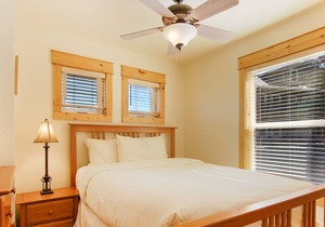 Comanche Peak 39 - 2 Br Condo with 2 Fireplaces - Lake/Mountain Views!