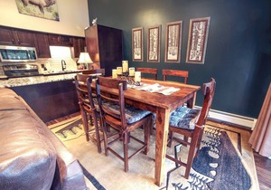 Comfort and Style in this Riverside Condo