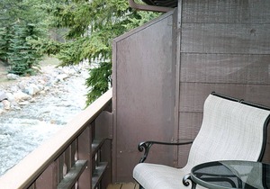 Comfort and Style in this Riverside Condo
