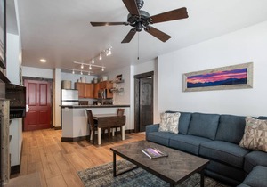 Condo ∙ 2 bedrooms ∙ 6 guests