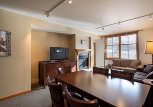 Condo ∙ 2 bedrooms ∙ 6 guests
