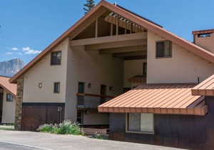 Condo ∙ 2 bedrooms ∙ 6 guests