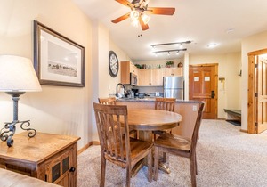 Condo in River Run Village, Slope Views, Private Balcony w/Outdoor Seating!