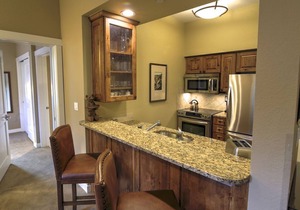 Condo just steps to Village & shops, year-round pool, media room access