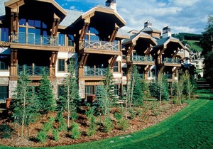 Condo just steps to Village & shops, year-round pool, media room access