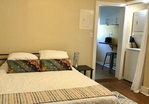 Cozy Commercial Street bungalow in downtown Trinidad