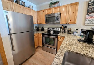 Cozy Condo Close to the Bike Path
