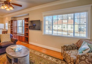 Cozy Cottage Retreat Near Downtown Colorado Springs