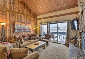 Cozy Fraser Condo with Balcony Walk to Ski Shuttle!