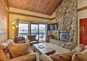Cozy Fraser Condo with Balcony Walk to Ski Shuttle!