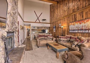 Cozy Fraser Condo with Balcony Walk to Ski Shuttle!