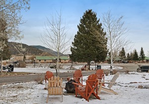 Cozy lodge cabin with access to year-round outdoor fun - dogs OK