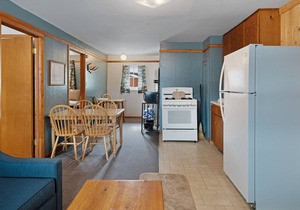 Cozy lodge cabin with access to year-round outdoor fun - dogs OK