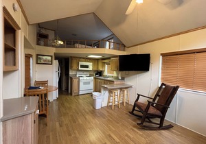 Cozy "Tiny Home" style Cabin Perfect for Couples and Families
