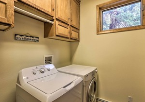 Creekside Mtn House w/ Deck: 8 Mi to Idaho Springs