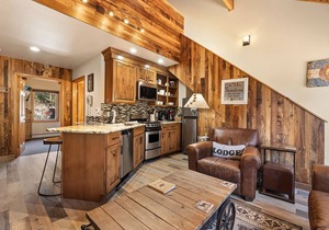Creekside Suite 03 River View!