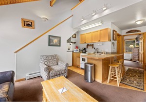 Creekside Suite 10 River View!