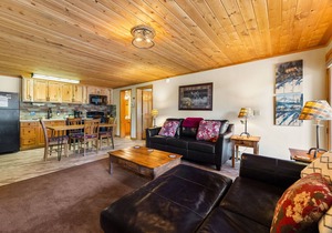 Creekside Suite 17 River View!