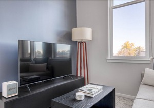 Deluxe Boulder 1BR w/ Pool, W/D & Spa, nr Google Campus, by Blueground