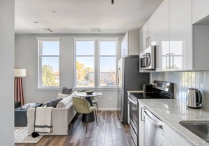 Deluxe Boulder 1BR w/ Pool, W/D & Spa, nr Google Campus, by Blueground
