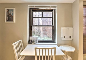 Denver Apartment: Walk to Cheesman Park & 6th Ave!