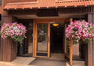 Dog-Friendly Two-Bedroom Private Residence With Luxurious Amenities