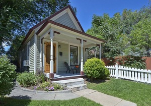 Downtown Charming Mini-Victorian w/ Garage