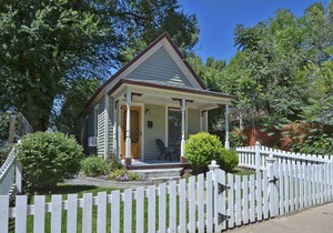 Downtown Charming Mini-Victorian w/ Garage