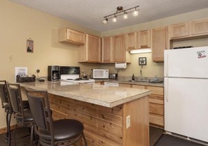 E209 Snowblaze Athletic Club Condo