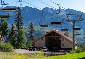East Rim Two Bedroom Condo by RedAwning