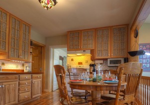 Edelweiss Mountain Haus - Charming Hilltop Cabin - Walk to Downtown Estes Park -- EV #3386
