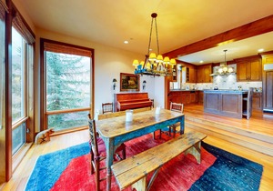 Elegant Aspen townhouse with an inviting deck, fireplace, and washer/dryer