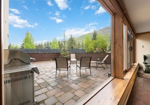 Elegant Mountain Retreat