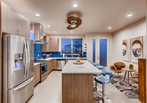 Elegant Townhome near Old Town, Breweries & River!