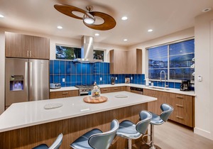 Elegant Townhome near Old Town, Breweries & River!