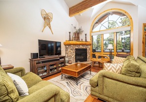 Elk Ridge 430 Townhome: Hot Tub, Easy Access to Shuttle/Skiing!