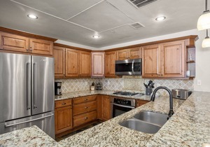 Emerald Lodge 5107 - Private Hot Tub, Outdoor Fireplace, Pools, A/C, Year Round Free Bus