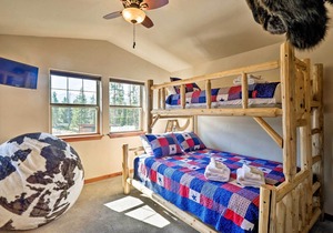 Evolve | Winter Park Condo w/ Hot Tub & Mtn Views!