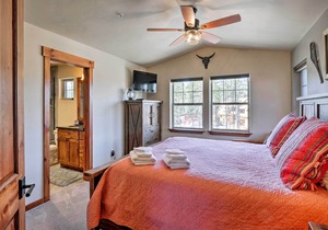 Evolve | Winter Park Condo w/ Hot Tub & Mtn Views!