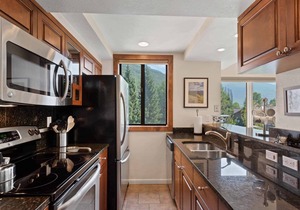 Fallridge 214 - Spacious One Bedroom